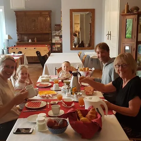 Le Pre Fleuri לינה וארוחת בוקר